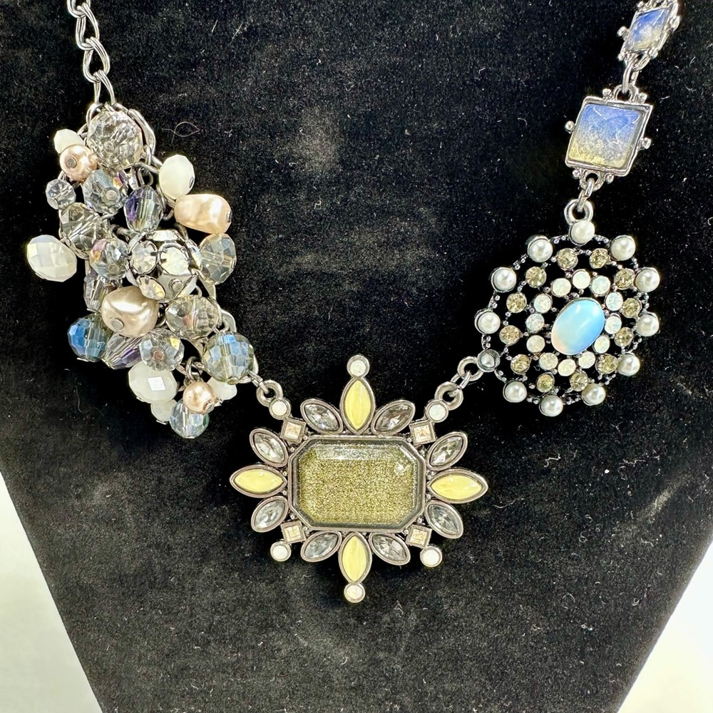 Chico’s bold choker necklace with BLUE crystal